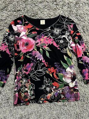 2000s Printed Quarter Sleeve Tee Size M  by Jane and Jess